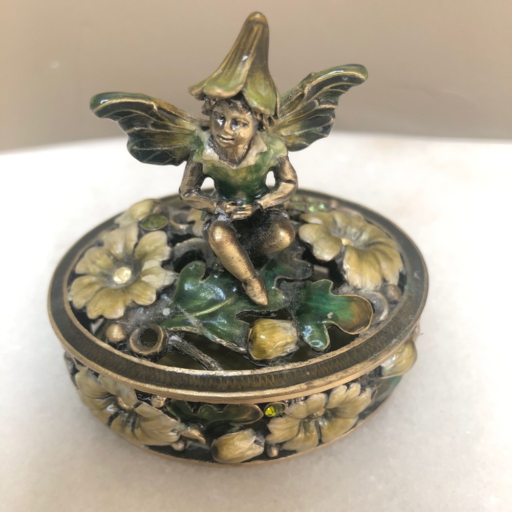 Trinket box with Austrian crystals